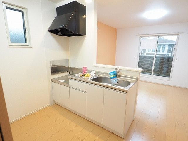 メゾン タウルス　Ⅰ お料理もし易く、テレビを観ながら楽しめます！