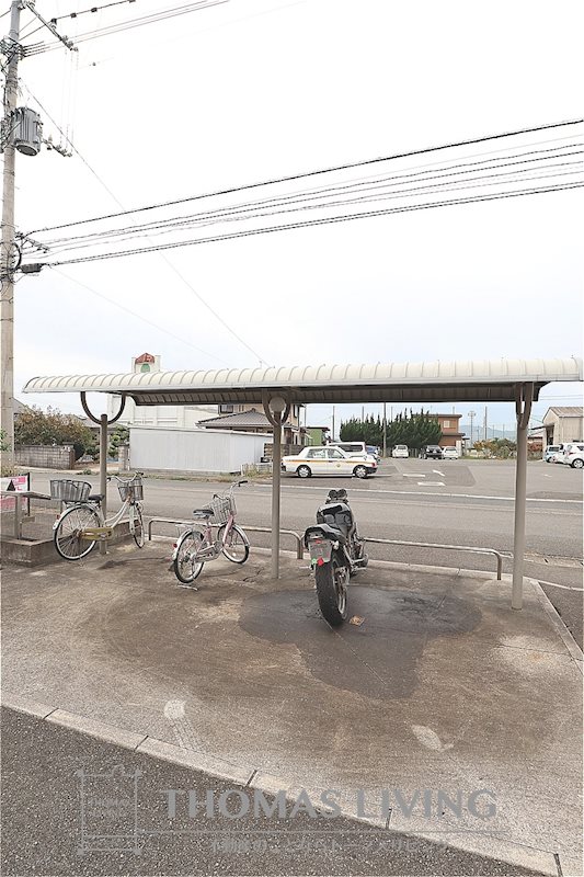 クレストール  駐輪場