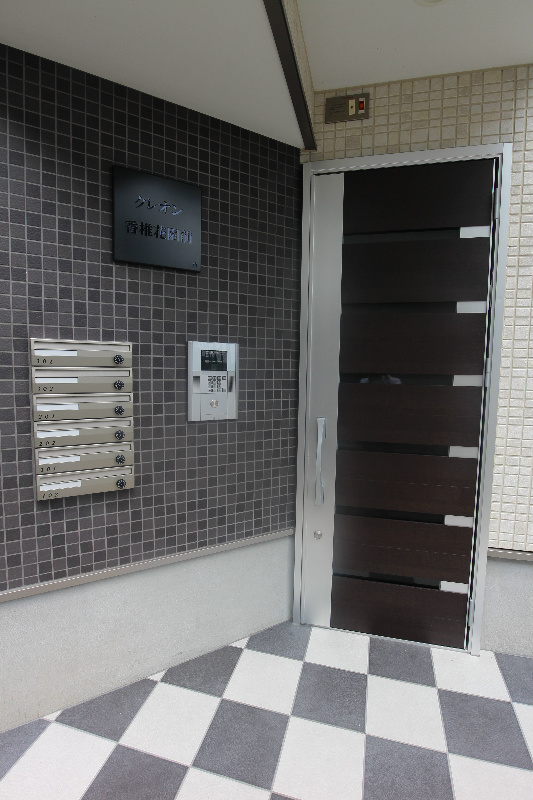 クレオン香椎花園前 オートロック付です。