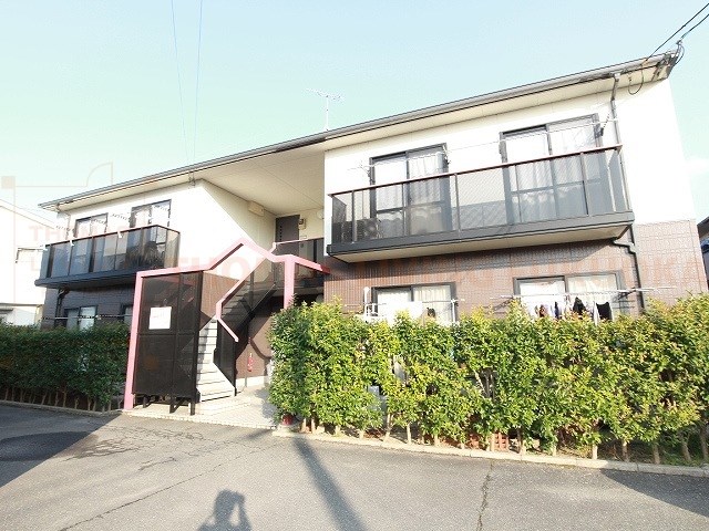 パインハウス国分 外観