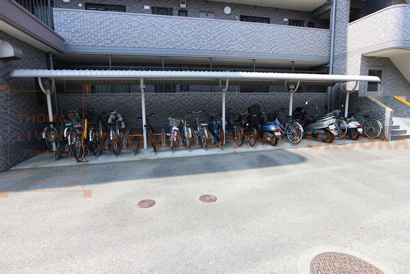 アネックスけやき通り 駐輪場　筑紫野市・太宰府市の賃貸物件はトーマスリビング二日市店