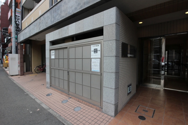 アール六本松駅前 敷地内ゴミ置場