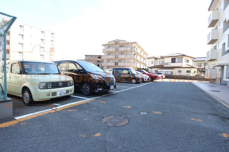 コーポラス国分 駐車場