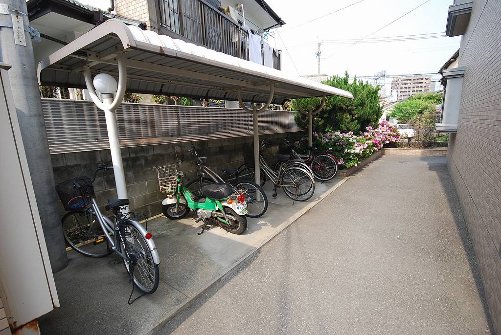 アメニティ春日原 駐輪場