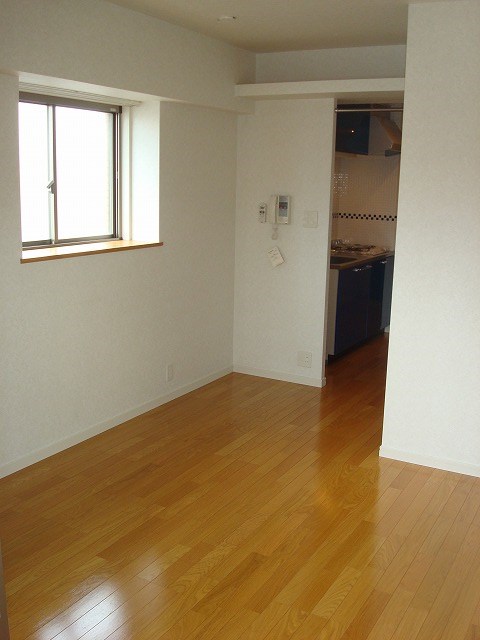 エンクレスト渡辺通南 ※別号室の参考写真です。