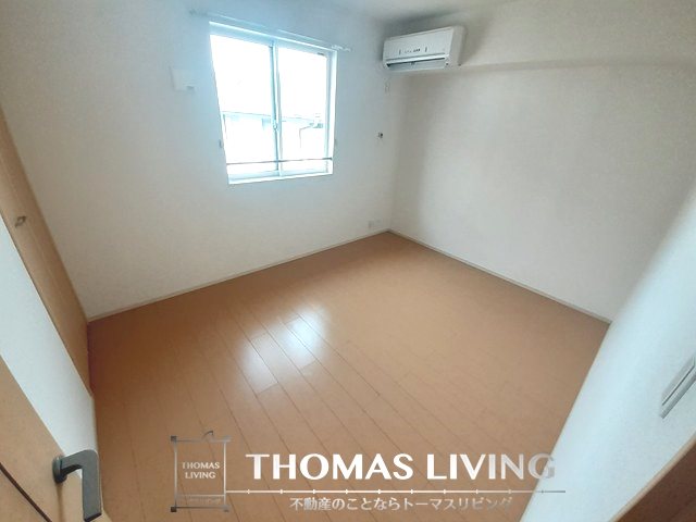 パークスクエア 洋室にもエアコン御座いますよ。