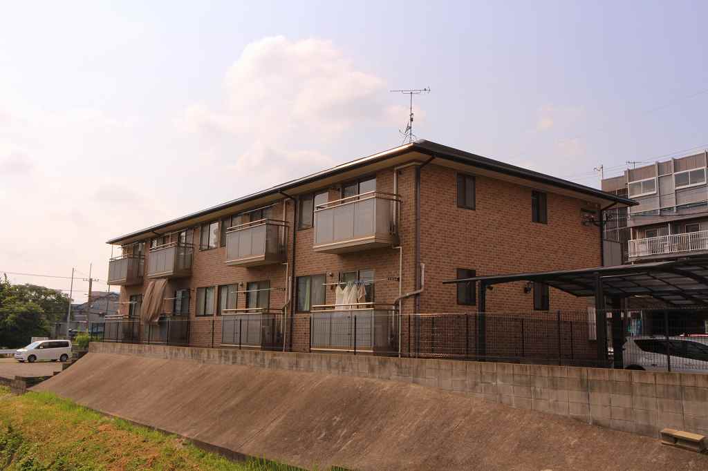 コスモアネックス 閑静な住宅街で過し易い住環境
