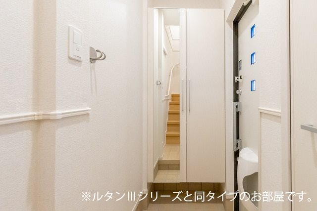 ソレイユ須恵 玄関