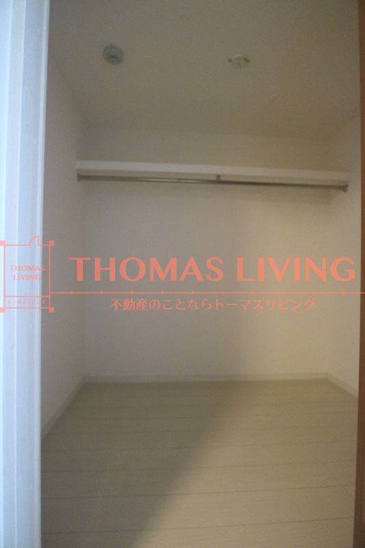 グランドゥール立岩 大容量のクローゼット御座いますよ。
