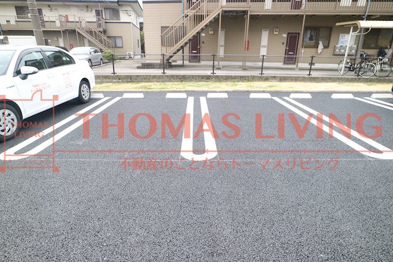 グランドゥール立岩 駐車場