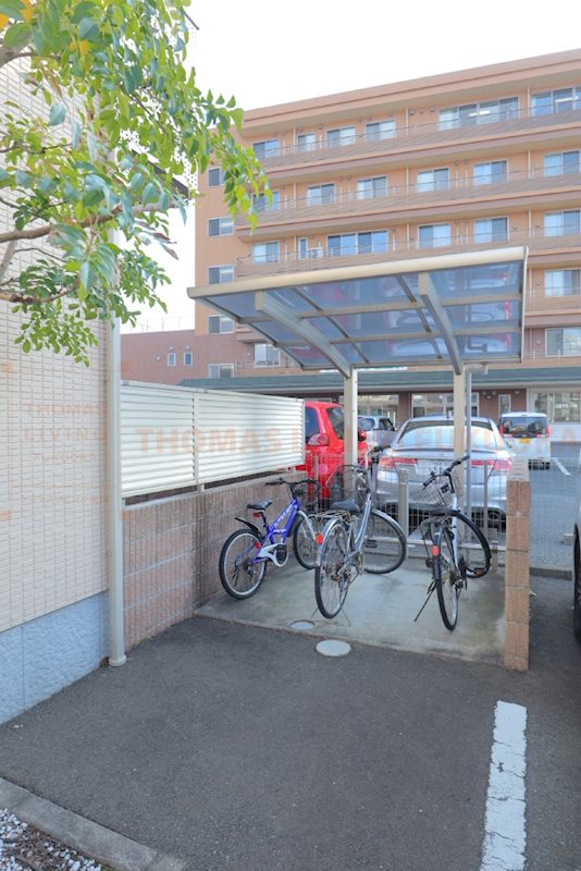 クレストリバー 駐輪場