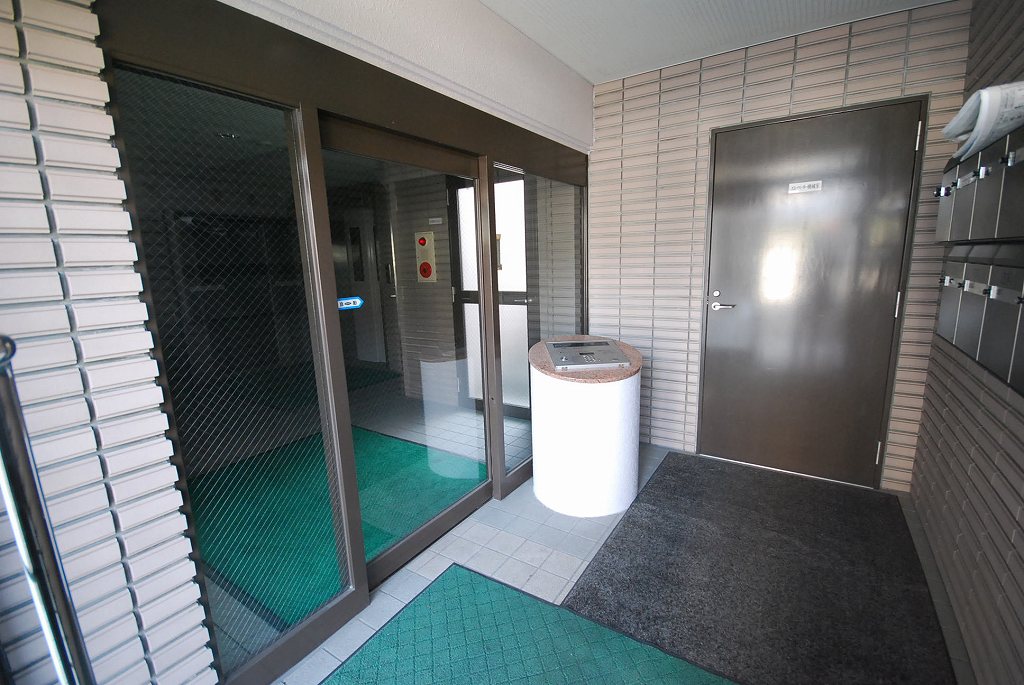 アネト春日原 エントランス内