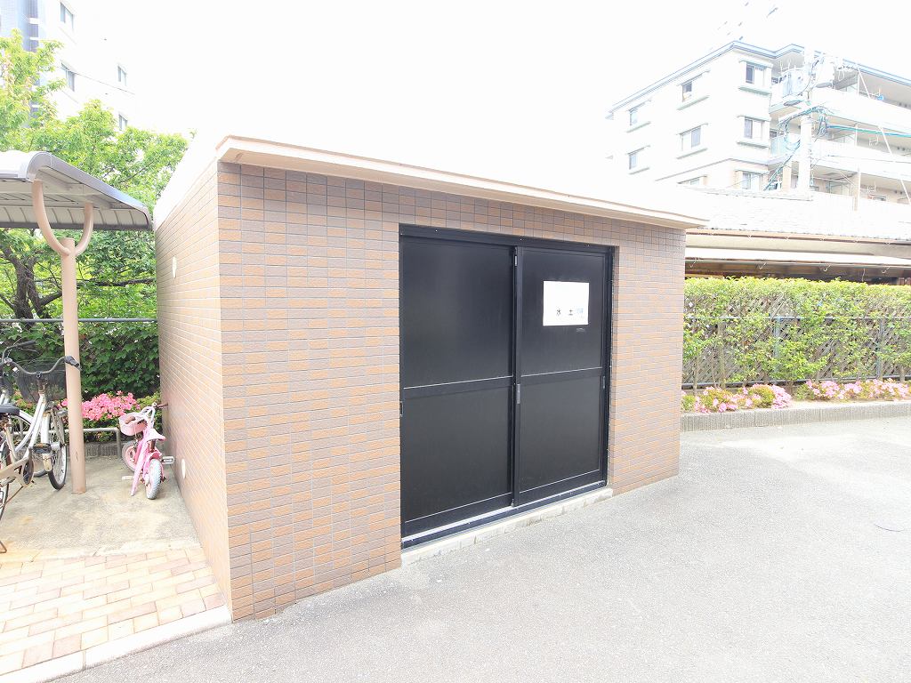 サンライズ新宮 敷地内燃えるゴミ捨て場