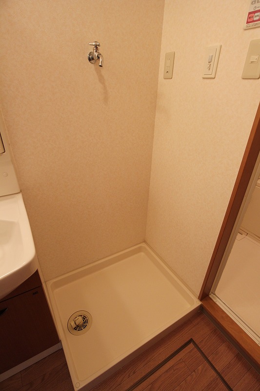 アルビレオB棟  洗濯機用バン設置済み。大きめな洗濯機も置いて頂けます。