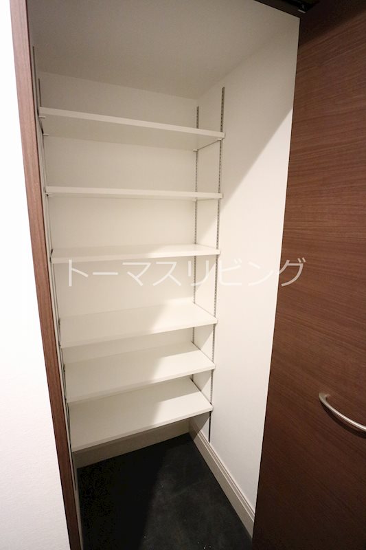 CINQ IWASE BLD 収納