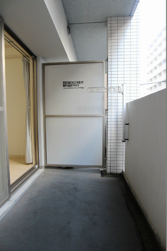 グランドシャルマン博多駅前  バルコニーです。参考画像　