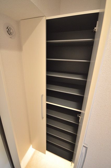 IDEA春日 玄関