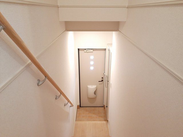 セブンフラワーズ 玄関