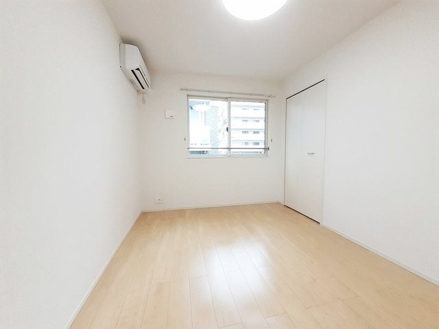 セブンフラワーズ 洋室