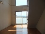 シャロム高宮 大きな窓があり、日当たり良好です