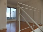 シャロム高宮 階段を登るとベッドルームがあります