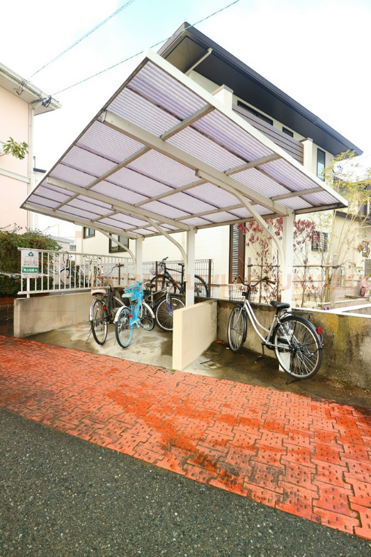 エイミー春日 駐輪場