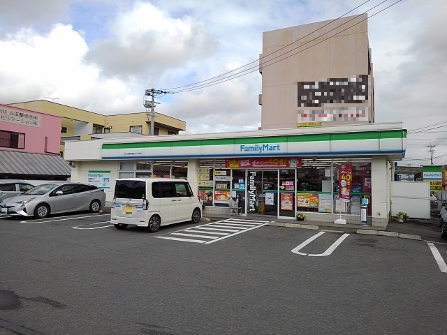 アルドーレ東合川　Ｂ ファミリーマート東合川４丁目店まで250m