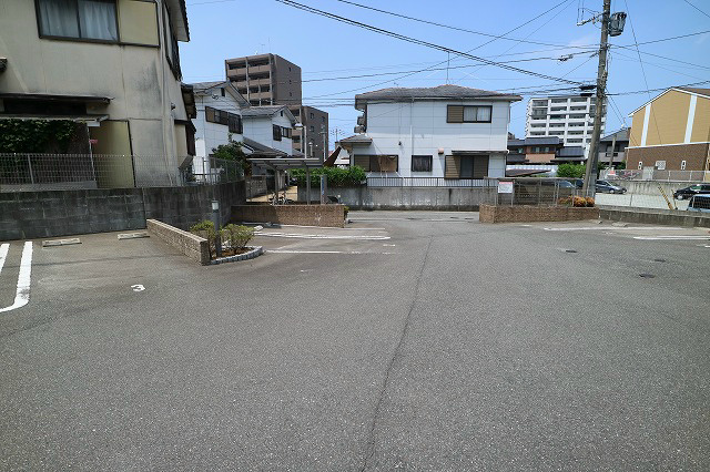 シャーメゾン那珂　弐番館 駐車場です。※同シリーズ参考写真です。