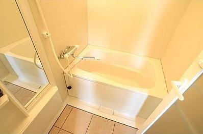 アーバンハイツ住乃江  浴室スペース。１日の疲れを癒す寛ぎ空間。