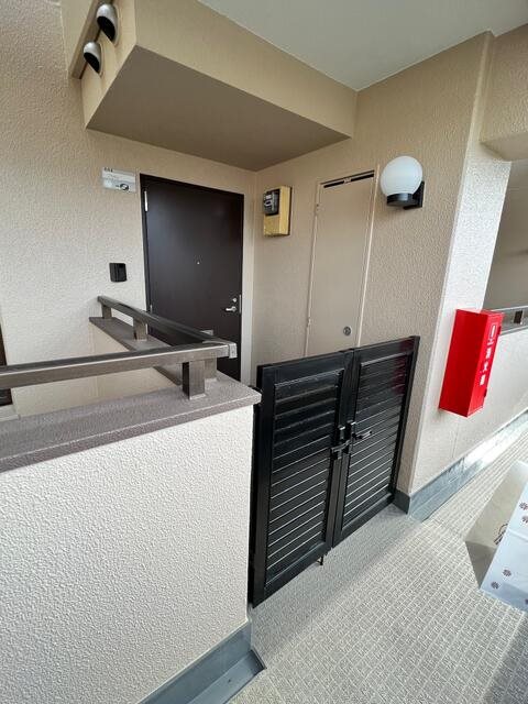 メゾングランヴェール 玄関　※別号室参考写真