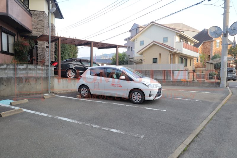 サクシード筒井 駐車場