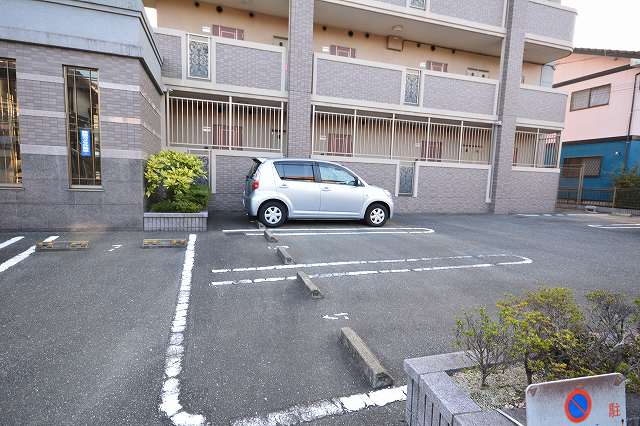 プラシード　ヴィラ 駐車場