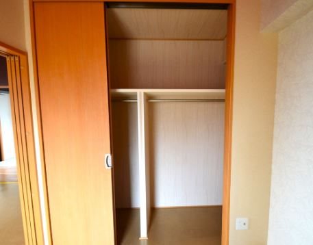 福岡県福岡市博多区比恵町13-3 収納
