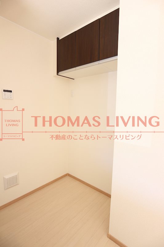 La Fraise Maison～ラフレーズメゾン～ キッチン後ろの上部には収納棚付き！