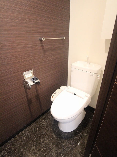 EQUAL諸岡 トイレ（別室参考写真）