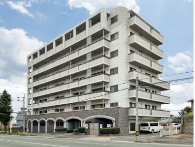 EQUAL諸岡 外観