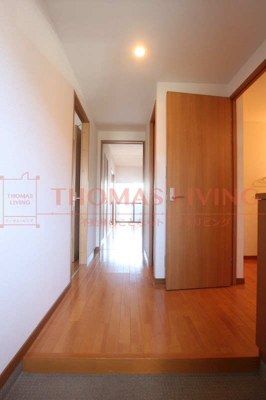 Mコート 広々とした洗面脱衣所です。