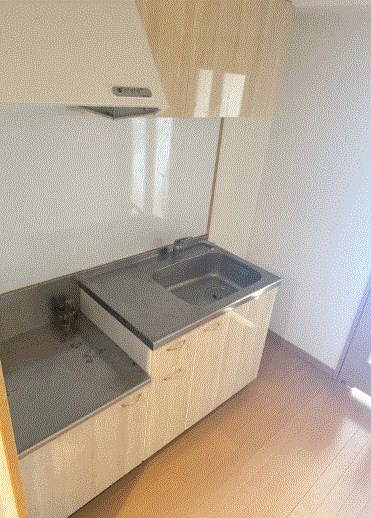 ピュアドームサンミッシェル博多 キッチンです。※別号室参考画像