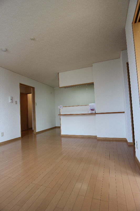 ロージュマン黄金町 リビング・カウンターキッチン