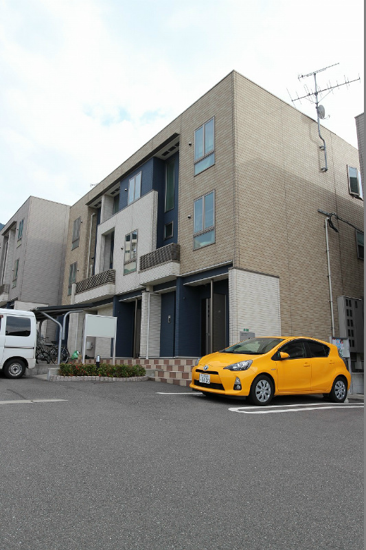 ラインハイム足立山 C棟  外観