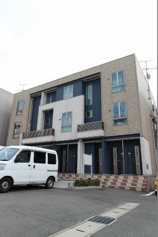 ラインハイム足立山 C棟  外観
