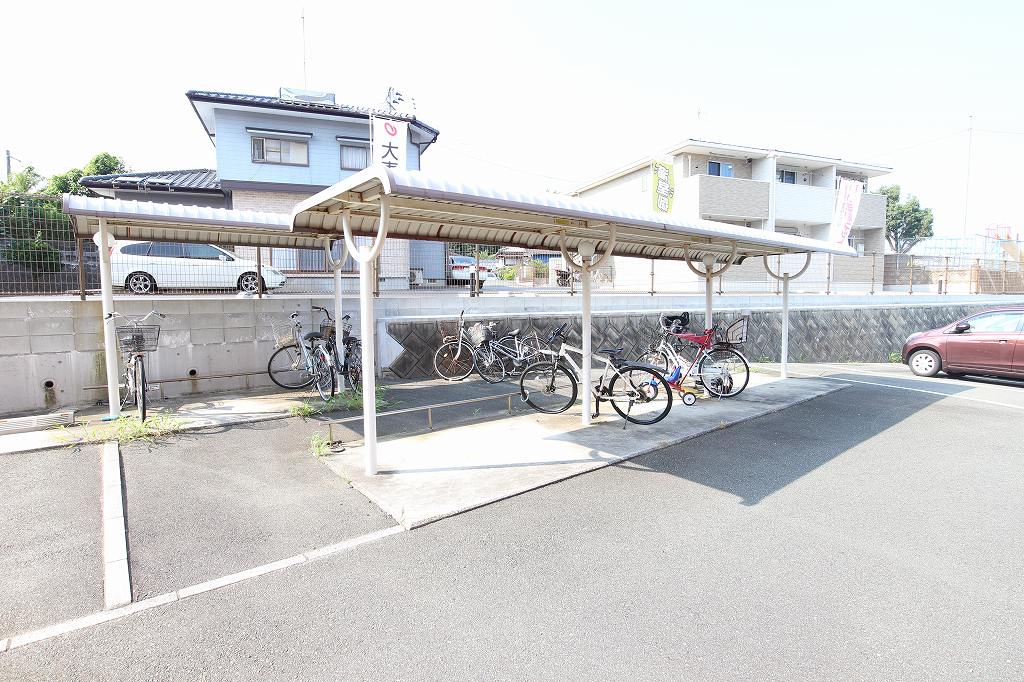 シャトー白百合 駐輪場