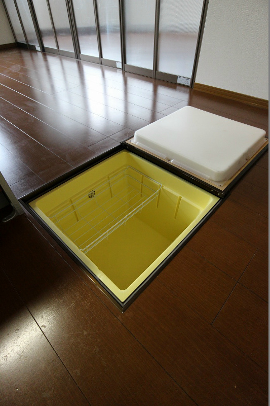 セジュール壱号館 床下収納