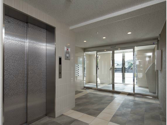 ブランボヌール小倉 解放感あふれるエントランス