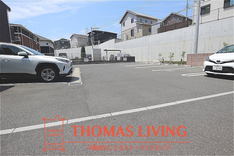 エクセレント本城 Ｂ棟  駐車場