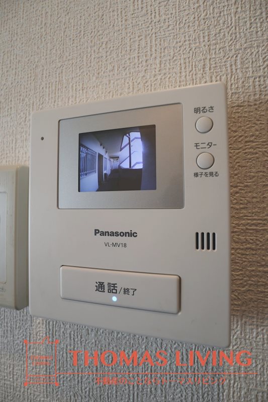シャトレ諏訪町 来客者が確認できるモニター付きインターフォン