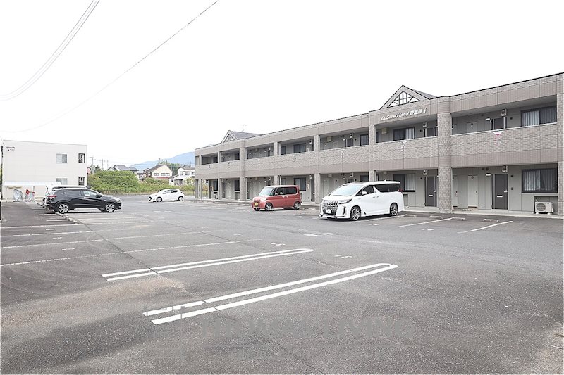 Slow　Hand壱番館 駐車場