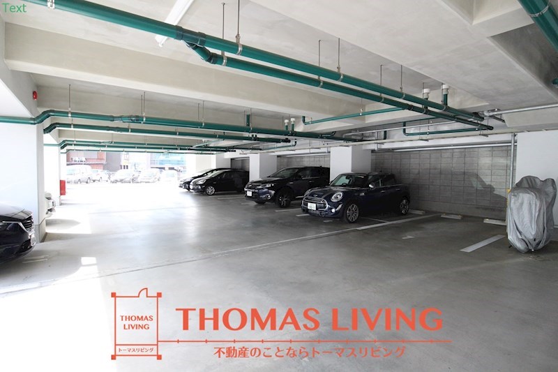 グランドハイツ黒崎 屋根有駐車場です。