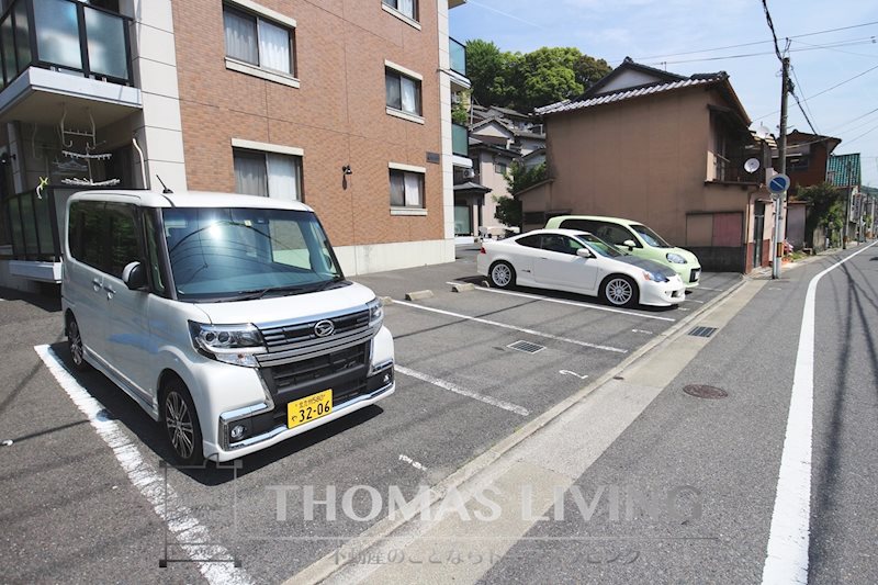パルフェゆうわ 駐車場