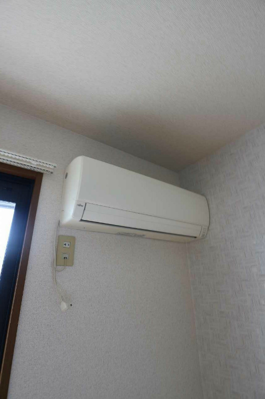 プレミールメゾン　B棟  エアコン完備
